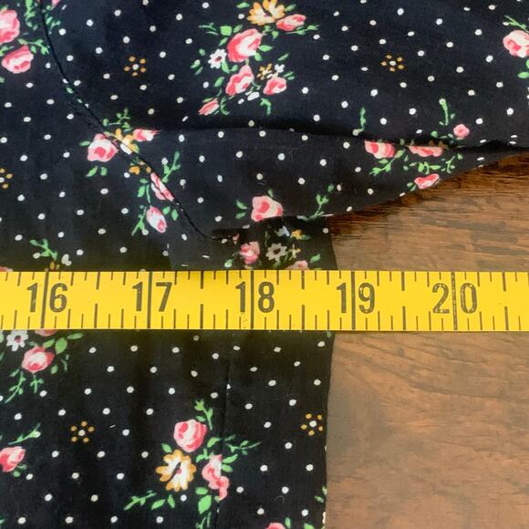 Forever 21 Black Floral Collared Buttoned Long Sleeve Cotton Blouse Size Medium - Picture 5 of 6